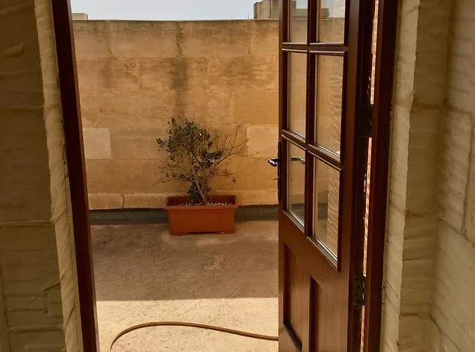 Guest house Qronfla Villa Holiday House