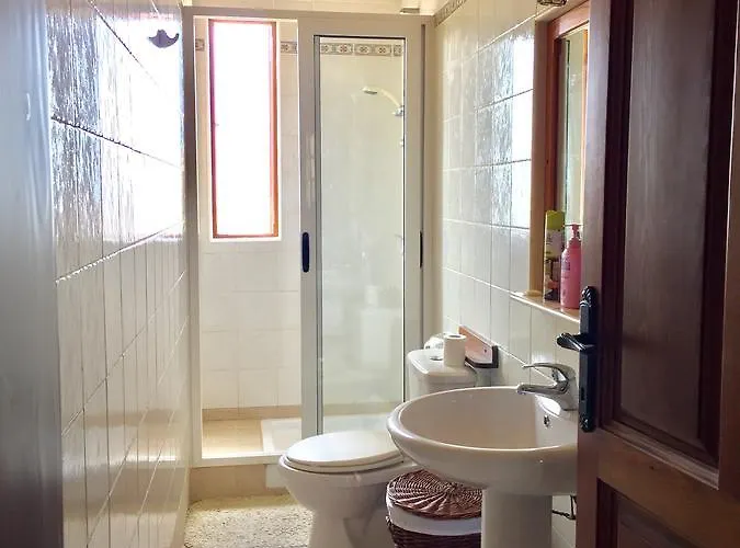 Guest house Qronfla Villa Holiday House 3*